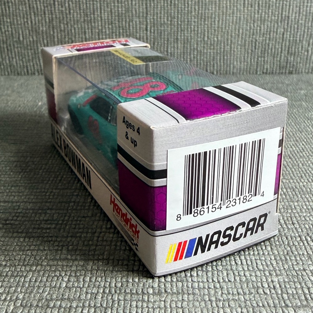 NASCAR Alex Bowman - Picture 4 of 5